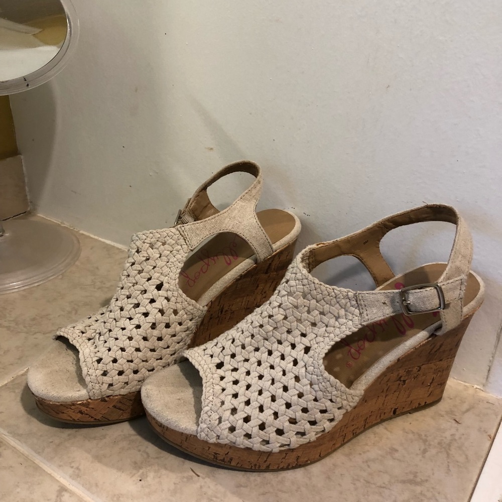 Wedge shoes
